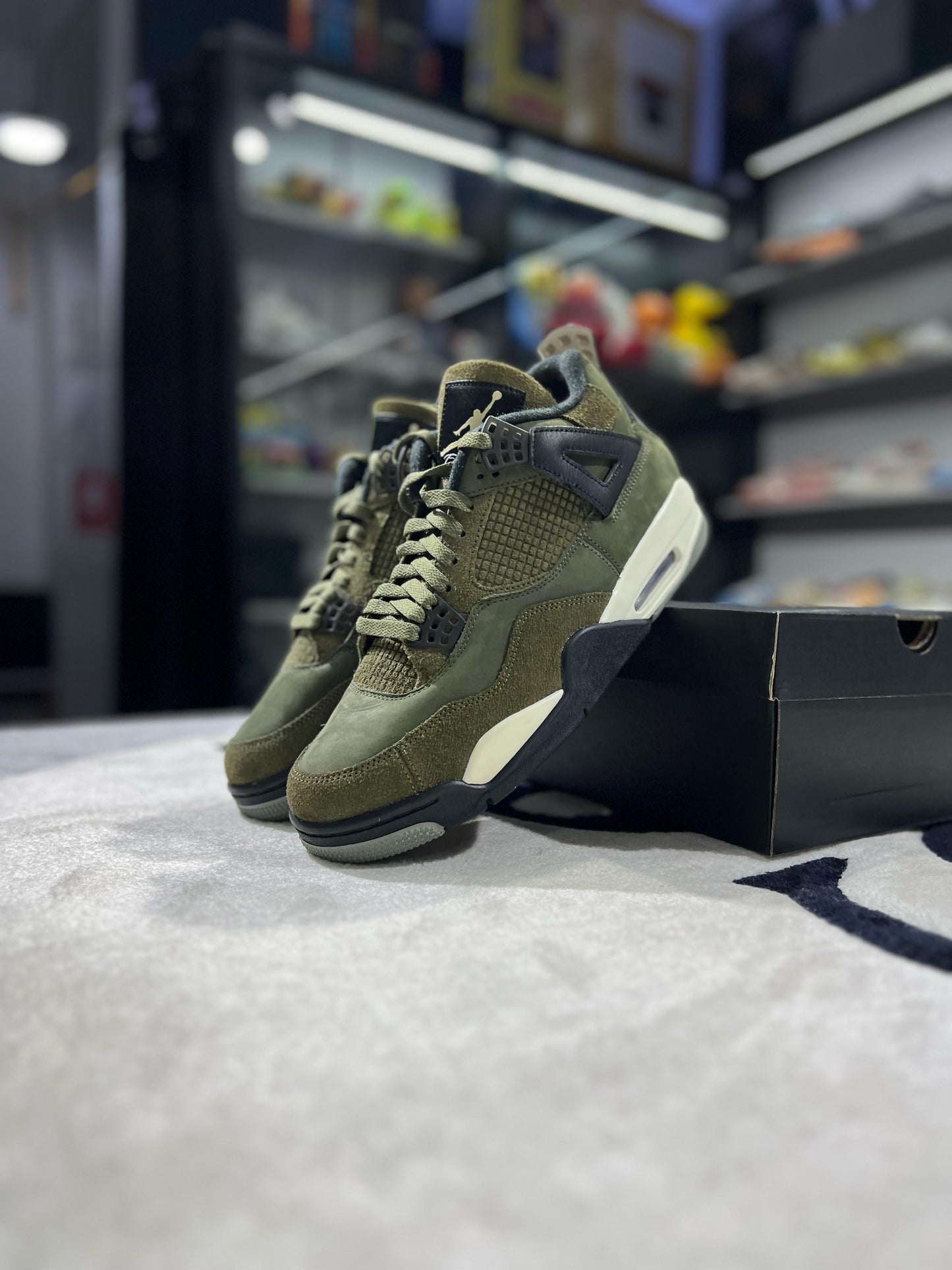 Jordan 4 Retro SE Craft Medium Olive