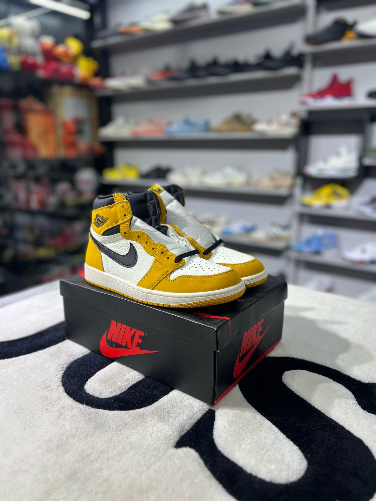 Jordan 1 Retro High OG Yellow Ochre