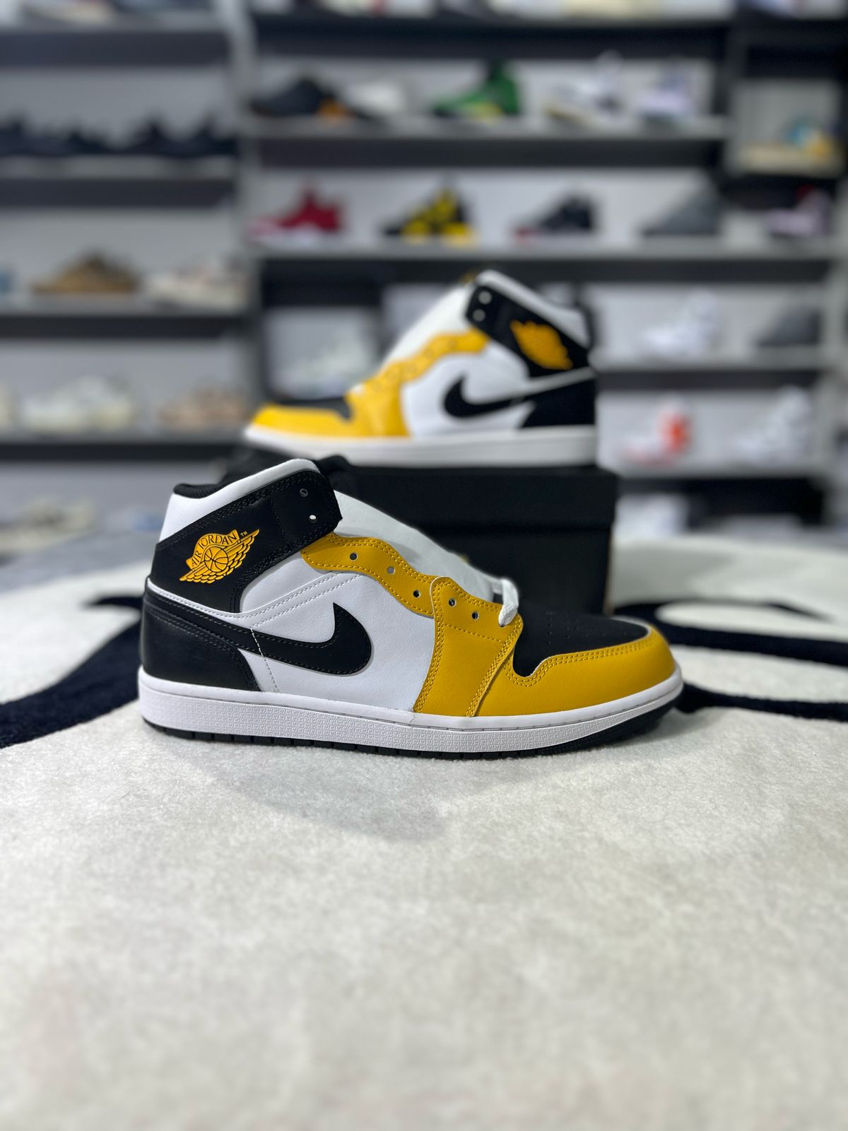 Jordan 1 Mid Yellow Ochre