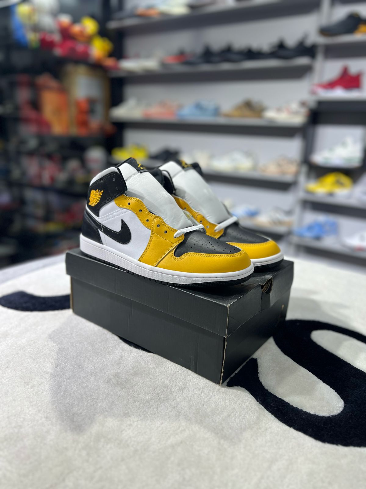 Jordan 1 Mid Yellow Ochre