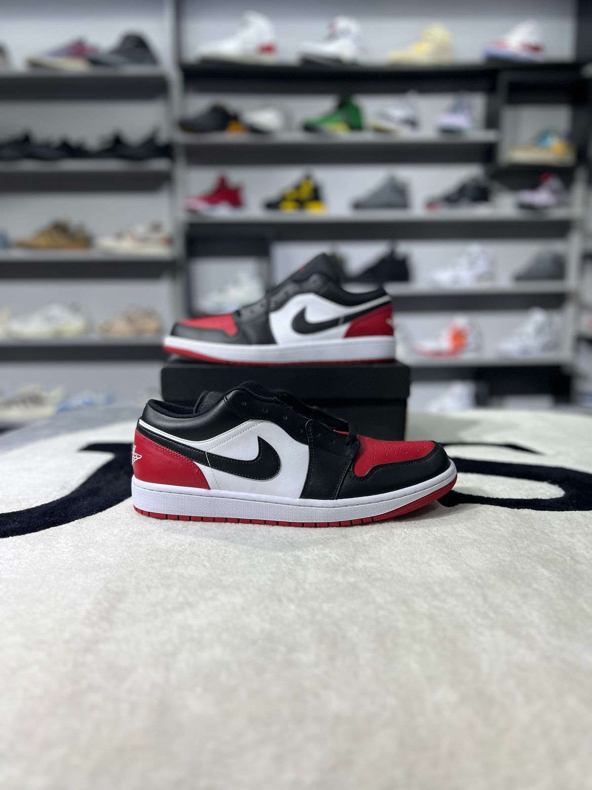 Jordan 1 Low Bred Toe
