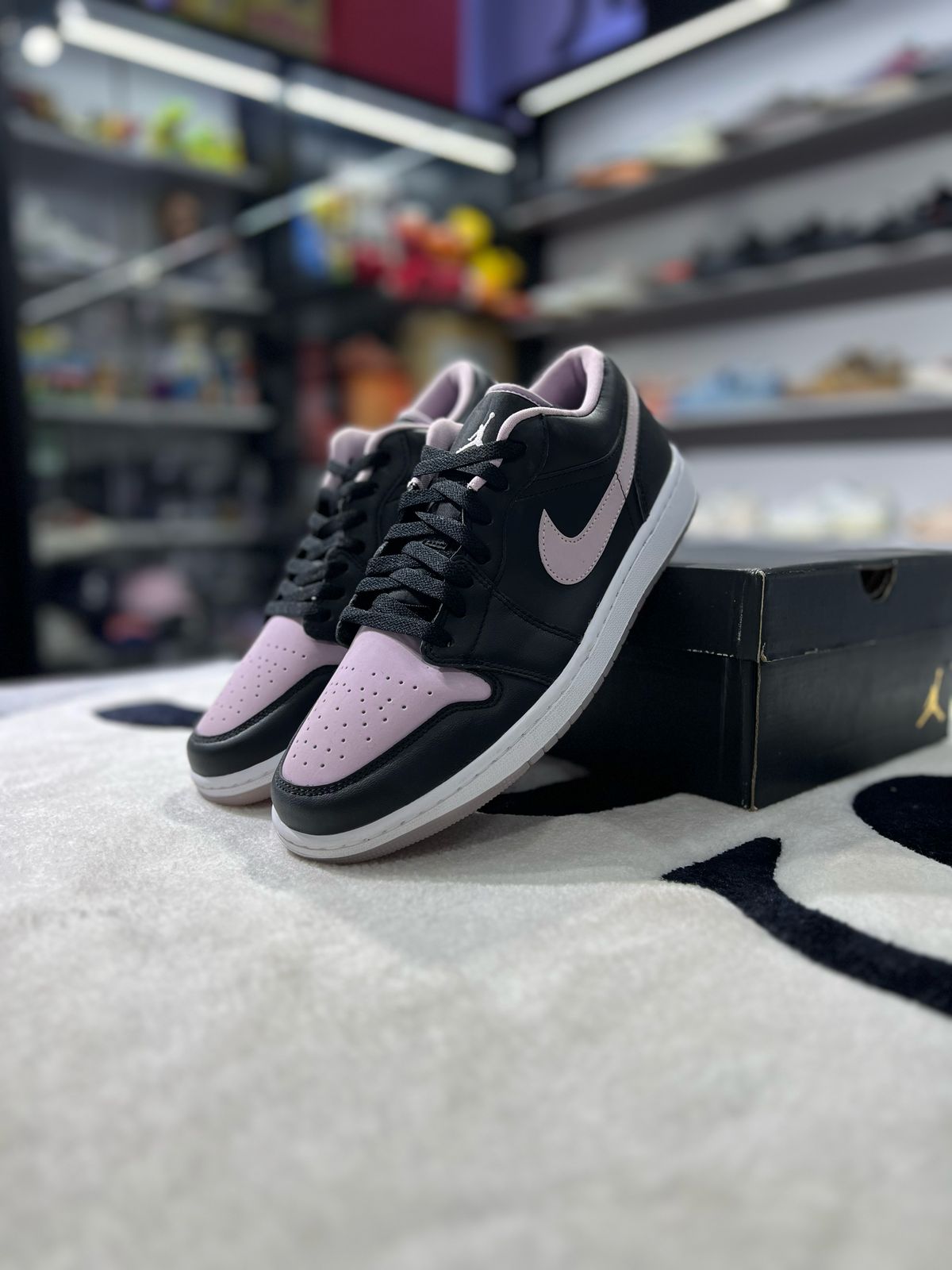 Jordan 1 Low SE Black Iced Lilac