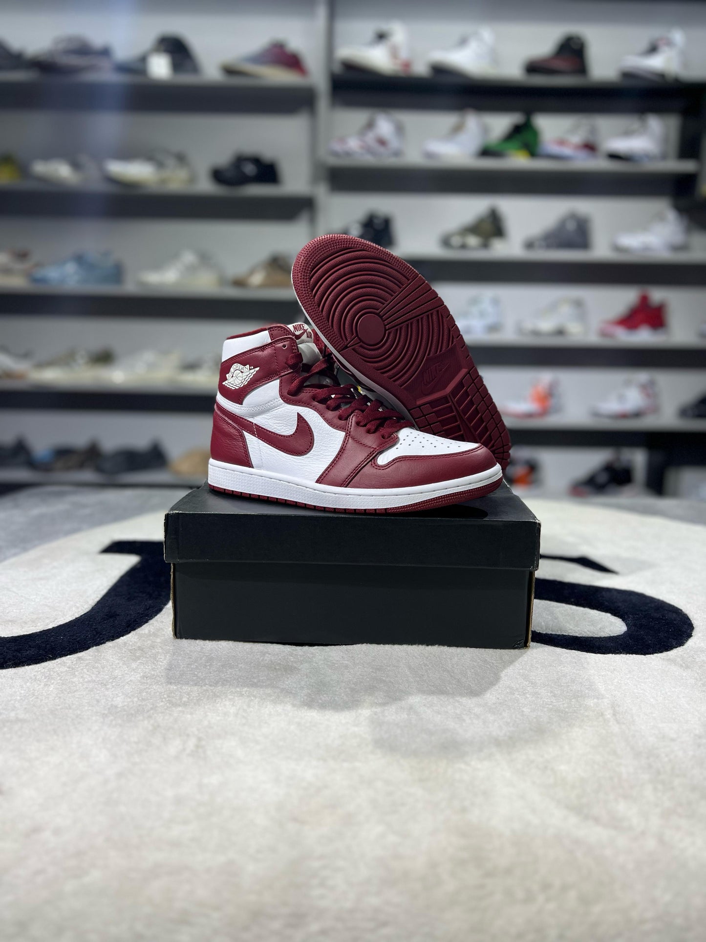 Jordan 1 Retro High OG Artisanal Team Red