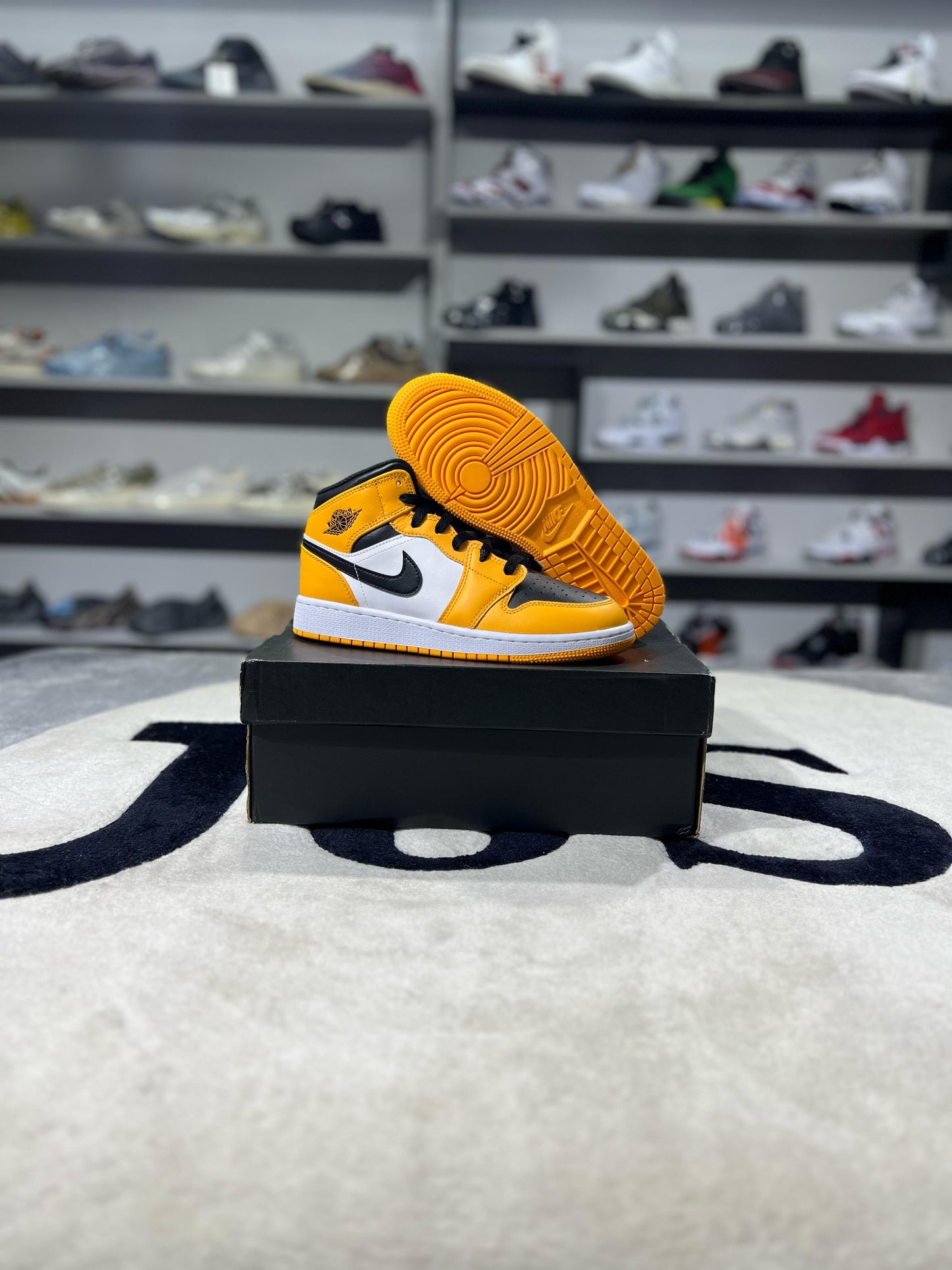Jordan 1 Mid Taxi (GS)