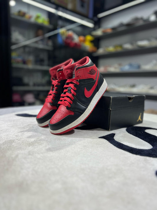 Jordan 1 Mid Alternate Bred (2022)