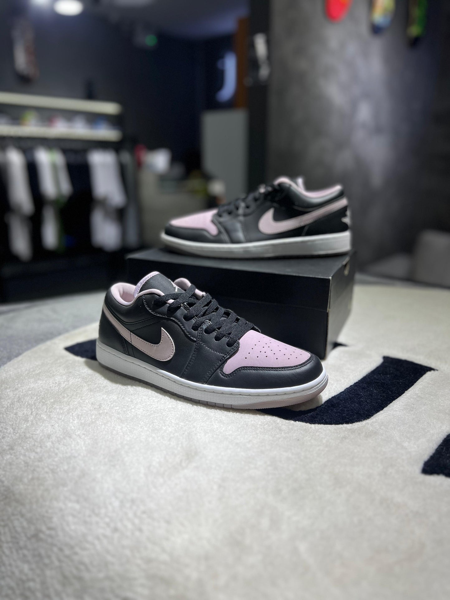 Jordan 1 Low SE Black Iced Lilac