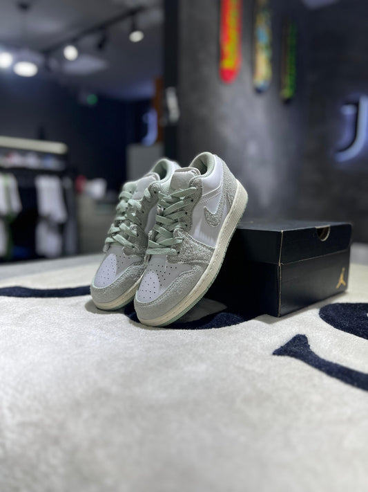 Jordan 1 Low SE Seafoam