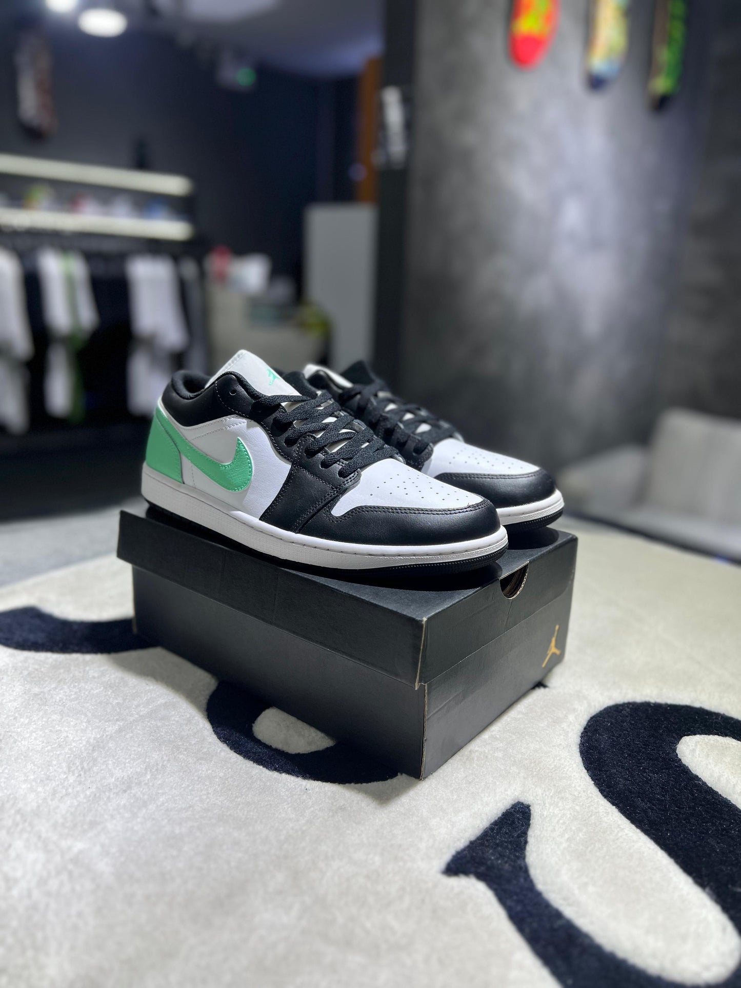 Jordan 1 Low Green Glow