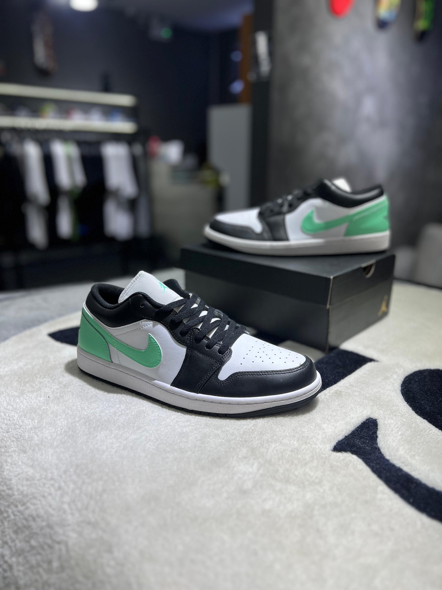 Jordan 1 Low Green Glow