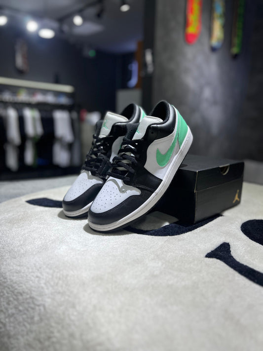 Jordan 1 Low Green Glow