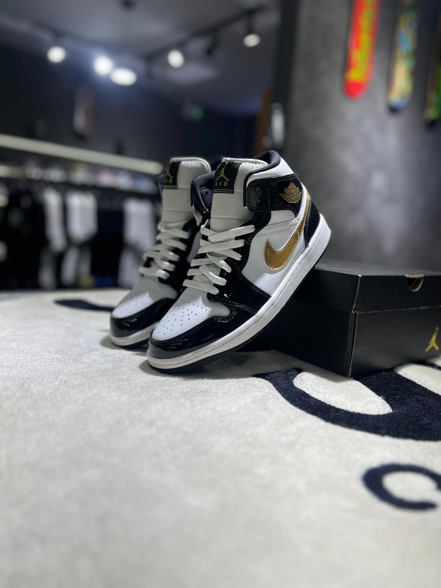 Jordan 1 Mid Patent Black White Gold