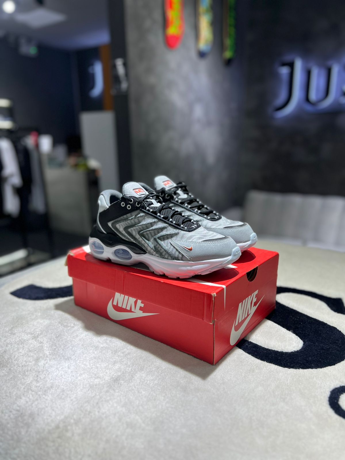 Nike Air Max TW Grey