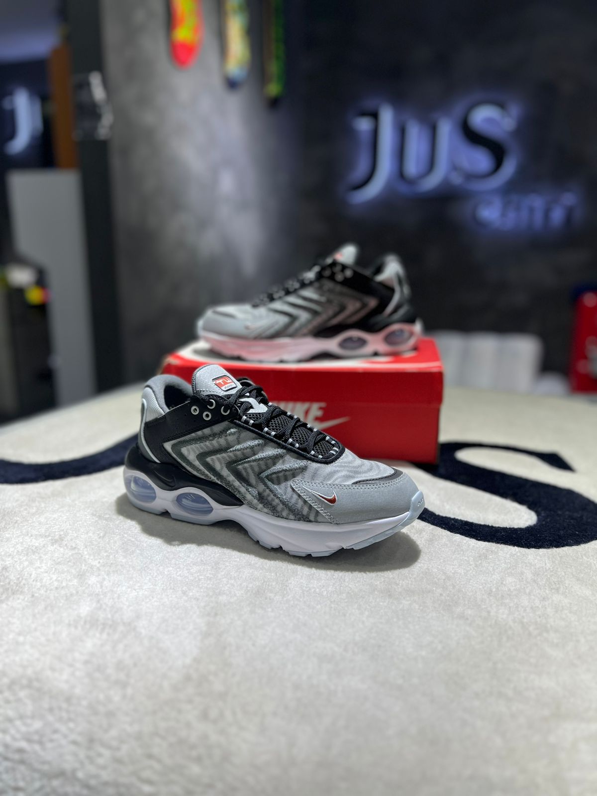 Nike Air Max TW Grey