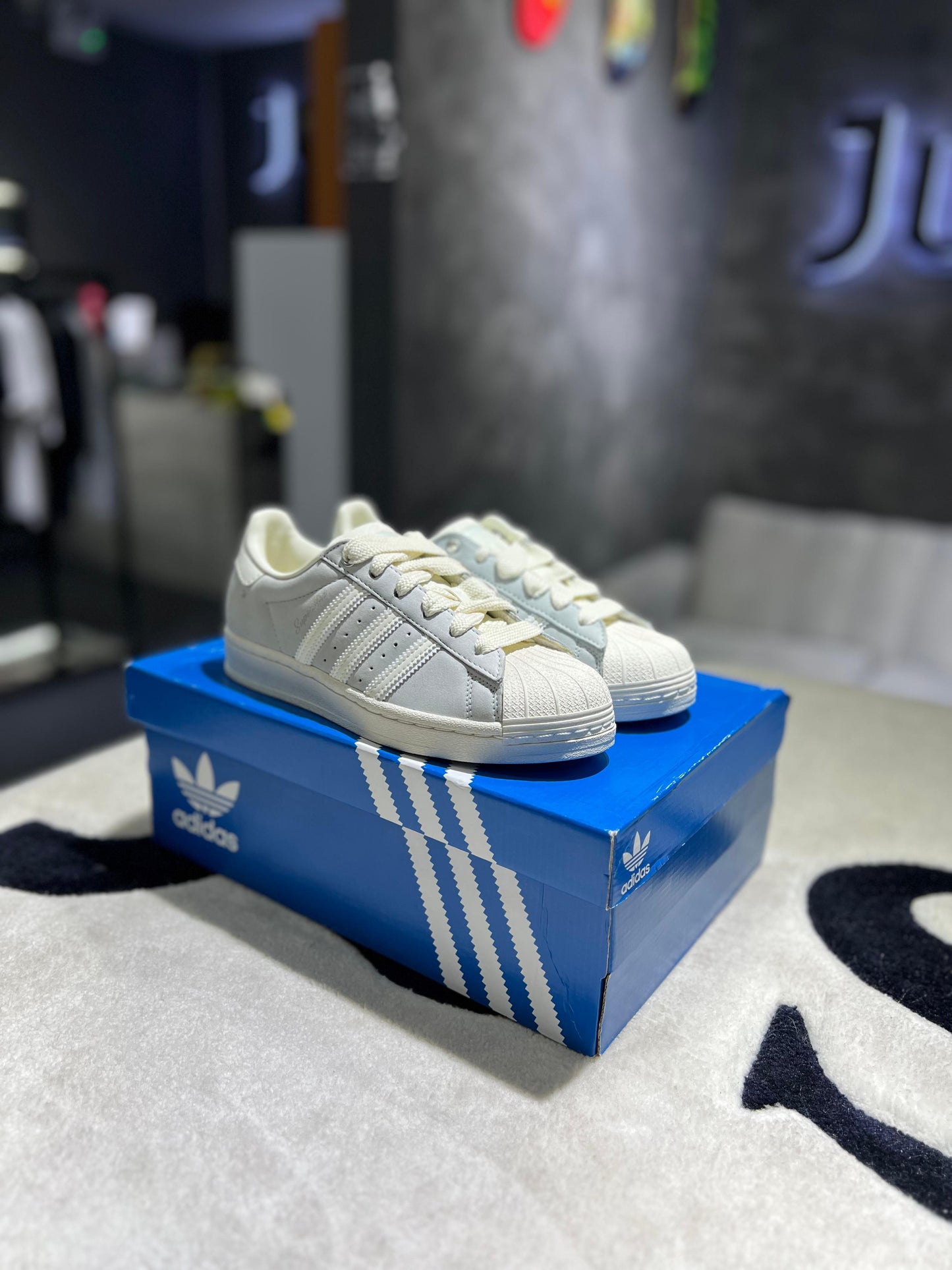 Adidas Superstar