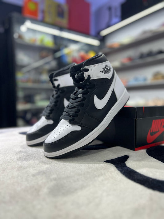 Jordan 1 Retro High OG Black White
