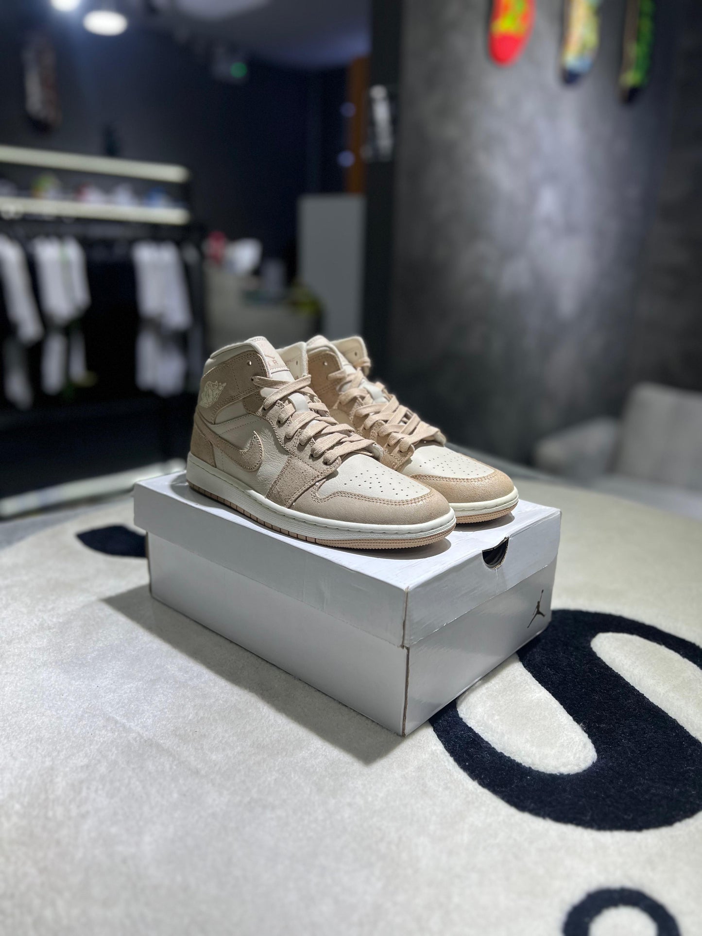 Jordan 1 Mid SE Legend Light Brown
