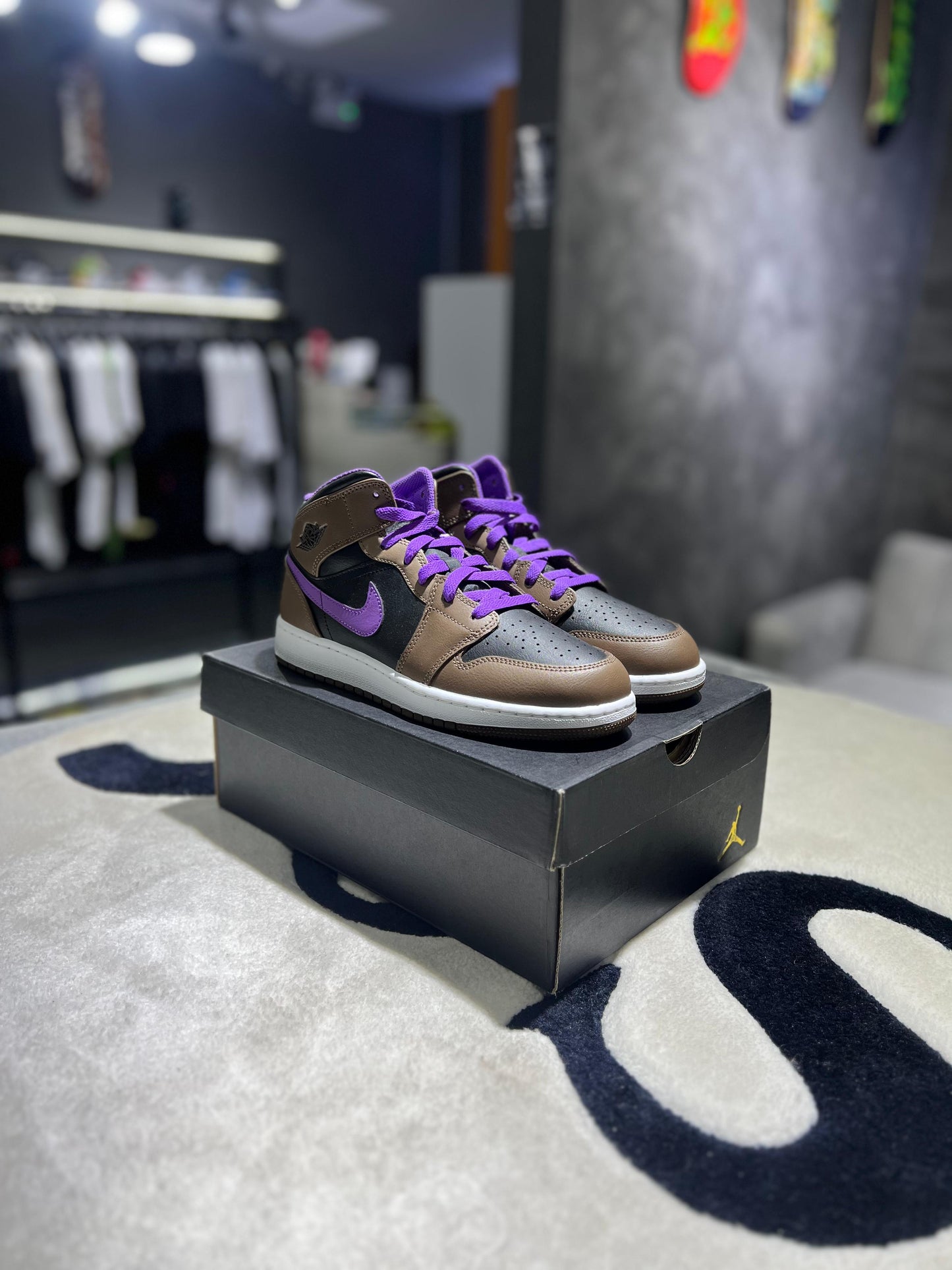 Jordan 1 Mid Palomino Wild Berry